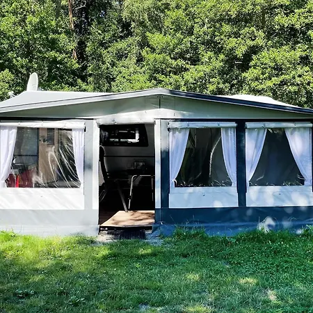 Mietwohnwagen 03 Campsite